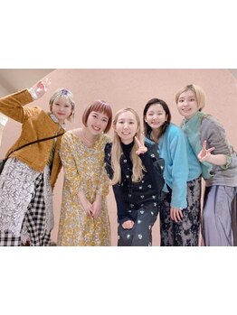 女性スタッフのみの在籍で、きめ細やかなサービスをご提供します。初めての方もリラックスできる上質空間。