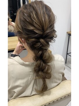 アリーナ 船橋日大前店(arena) ねじりおろしアレンジ