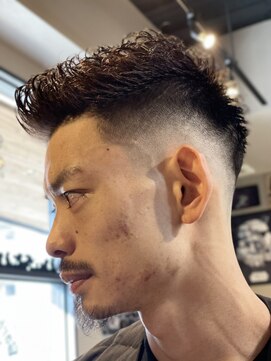バーバー スタジオ ラフテル(Barber Studio RAFTEL) モヒカンスタイル