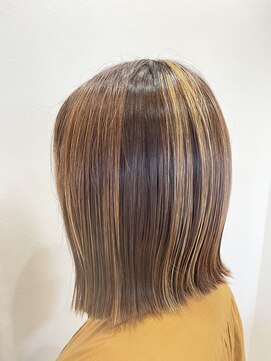 サロンドゥドリス(Salon de Doris) ぱっつんボブ