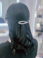 結婚式 二次会 お呼ばれ ハーフアップスタイル×パールアクセ