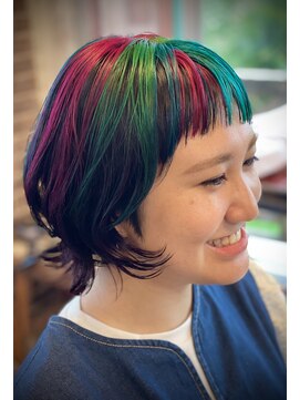 キャラ シャローネ 池袋(Chara Chalone) ウルフカットアンブレラピンクグリーンターコイズ個性派ちゃん