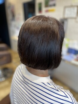 ムーンラビット(Moon rabbit)の写真/経験豊富なスタイリストが髪のお悩みを解決◎髪のクセや広がりを抑えて、艶のあるストレートヘアに*