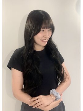 チル(chill) 顔まわりだけニュアンスストレート。秋の巻き髪とも相性◎