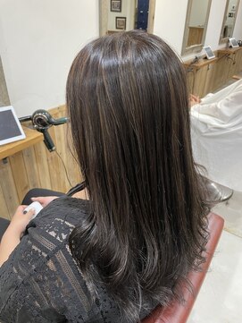 ノーム 横浜(NORM) 白髪ぼかしハイライト