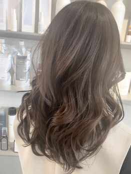 ヘアメイク ミエル(HAIR MAKE miel)の写真/髪へ栄養たっぷりの成分配合のトリートメントとあわせて、ダメージレスなスタイルをお楽しみください*