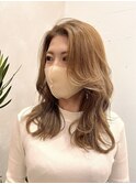 ピンクベージュレイヤーボブニュアンスカラー外ハネボブショート