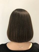 コム(com by neolive)&nbsp;ツヤ感ボブ