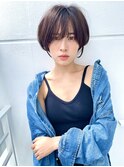 大人かわいいショートボブカーキグレージュフェザーバング