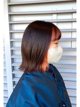 ネウィ 秋田(newi) インナーにビビッドオレンジで派手になりすぎない！