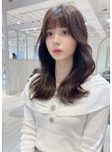 ふんわりカールのレイヤーカットでヘルシースタイル
