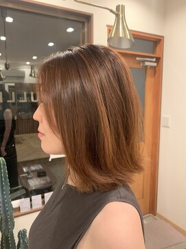 ブルペン(BULLPEN) ハイライト×外ハネミディアムボブ