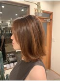 ハイライト×外ハネミディアムボブ