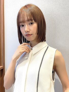 エル 北千住(elu) 姫カット_フィッシュボーン_刈り上げショート_チェリーレッド