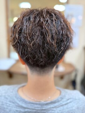 プリモ ココ 鍋島店(Primo coco.) ツイストスパイラルパーマ 刈り上げ  ショートレイヤー 眉カット