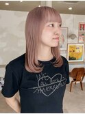 ブリーチカラーピンクベージュミディアムレイヤー