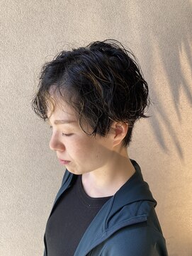 ココ(qoqo) くせを生かしたパーマ風ショートスタイル