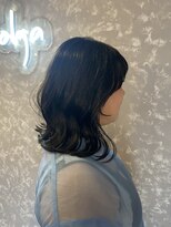 オルガ(olga)&nbsp;地毛風艶カラー　ミディアムレイヤー　くびれヘア