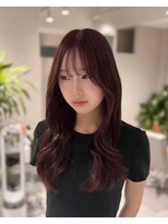 ミーク(meak)&nbsp;艶チェリーボルドーの巻き髪ロング