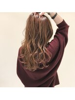 デフィー(DEFY) ハイライトたっぷりセミロングスタイル