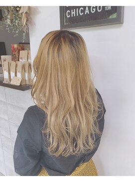 レナータヘアカロ(Renata hair Caro) ハイカラーレイヤーカット