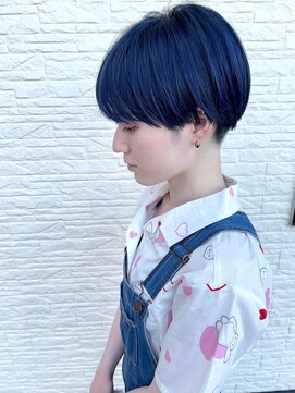 ヘアー アトリエ アンジー(Hair Atelier Angee) ブルーカラーの刈り上げショートボブ