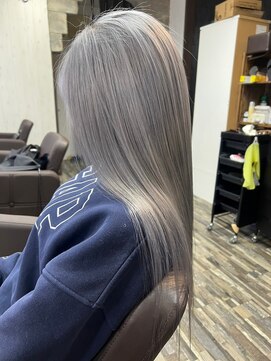 ヘアー リードレス(hair Re:dress) ダメージレス透明感ハイトーンホワイトシルバーストレートロング