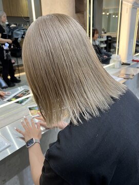 ロンドワン 三宮元町(Lond one) 切りっぱなしボブ/インナーカラー/ミルクティーベージュ