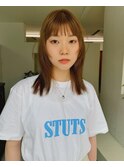 外国人の地毛のような黄味beige