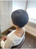 頭の形を綺麗にみせるショートヘア
