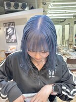 ヲタク(wotaku.)&nbsp;ブルーシルバーハイトーンダブルカラーブリーチ外はねボブ寒色