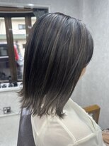 リアン(Lien) コントラストハイライト×ダークグレージュ/大人クールボブ