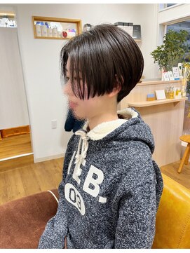 コムヘアー(COM HAIR) ハンサムショート。