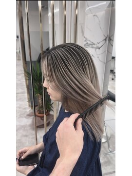 メゾン(Maison) 三宮/ダブルカラー/ハイトーン/ブリーチ/カラー/インナーカラー