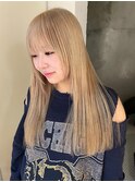 ＜abema＞ホワイトブロンド  アッシュベージュハイトーンロング