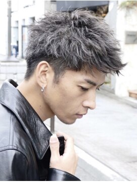 テン 心斎橋(tenn.) 心斎橋スパイキーパーマビジネスヘアフェザーショートパーマ緩め