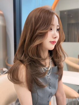 ロンドメリア 天神大名店(Lond Melia) レイヤーカット小顔に見せるヘア/韓国ヘア/髪質改善/福岡/博多