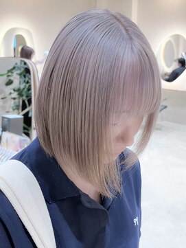ヒビヲ(HIBIO) ケアブリーチハイトーンボブ シルバーグレー横浜ボブ