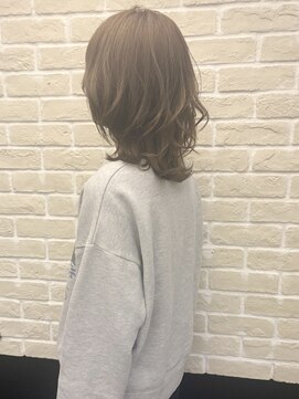 ヌーベス 神崎川(nubes) 無造作ウルフ風ミディアム