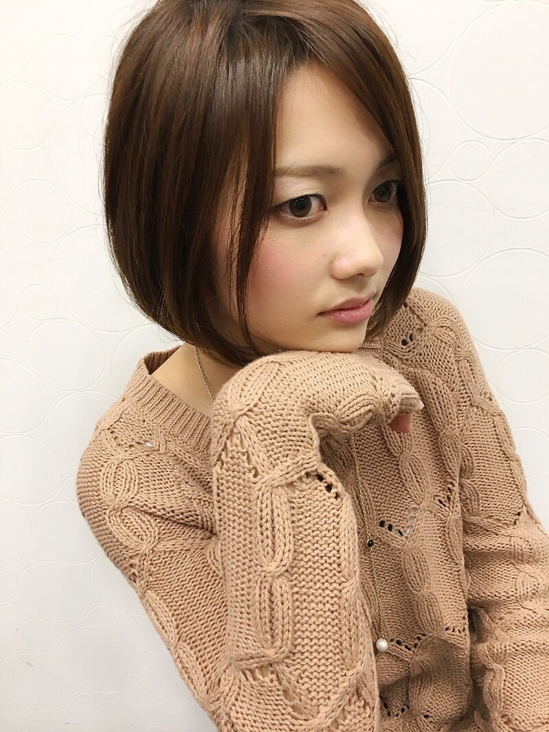 ツヤのあるストレートヘア