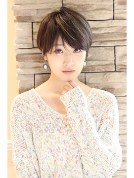 レウナ 外苑前(Reuna) 【３０代４０代】オトナ女性に人気ショートスタイル