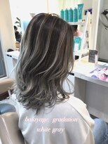 アッシュ 大宮店(Ash)&nbsp;ホワイトグレー×バレイヤージュカラー