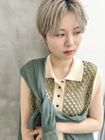 イル(ill)&nbsp;大須 ショート ベージュ 韓国 ブリーチ