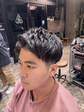 ライズ 綾瀬店(RISE) オンでもオフでも決まる！ツーブロックアップバングショート！