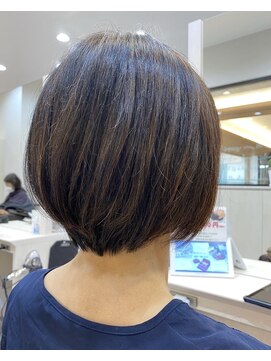 ワイスラッシュジングウ(Y / JINGU) 《決め手》は襟足！ショートスタイル