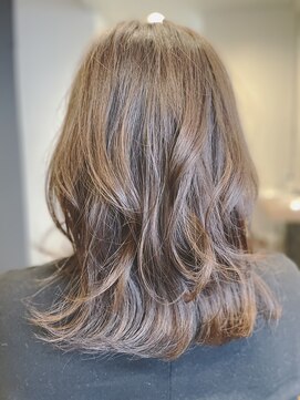 ソーエン バイ ヘッドライト 麻生店(soen by HEADLIGHT) ~ナチュラルセミロングローレイヤー巻き~