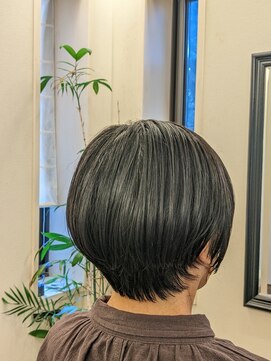 ルビー RUBY 大人かわいい前下がりショート