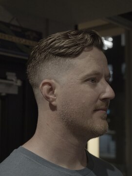 ダウバーバーショップ(DAU BARBER SHOP) サイドパート