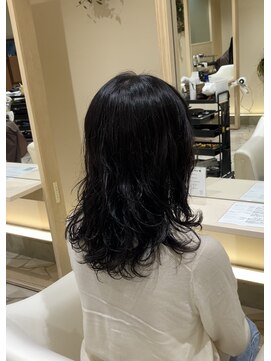 シアン 栄店(CYAN.) 過去のパーマを活かして暗髪お洒落さんに！