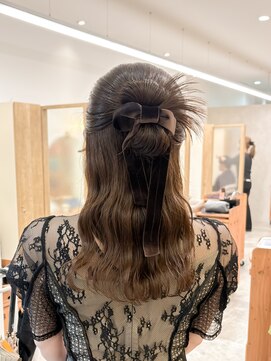 シアエミュー 新越谷店(SHEER emu) ハーフアップのカチモリスタイル